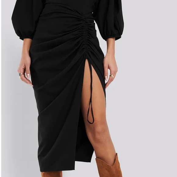 NA-KD - Gathered Midi Skirt - Picture 1 of 4